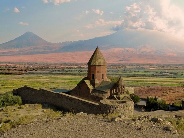Церковь хор Вирап в Армении
