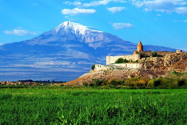 Монастырь хор Вирап в Армении