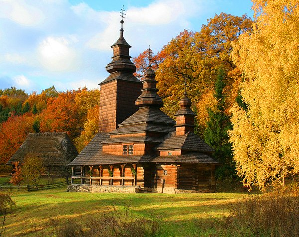 Деревянная Церковь в деревне