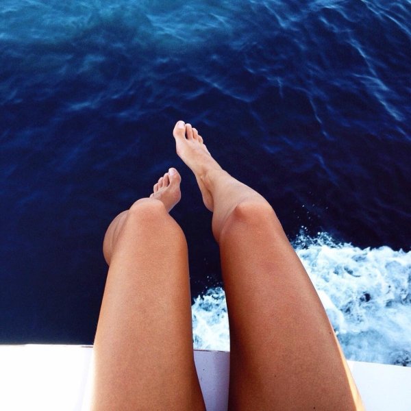 Ноги на море девушки