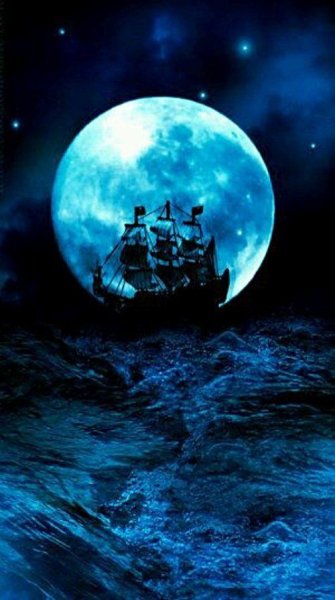Парусный корабль на фоне Луны