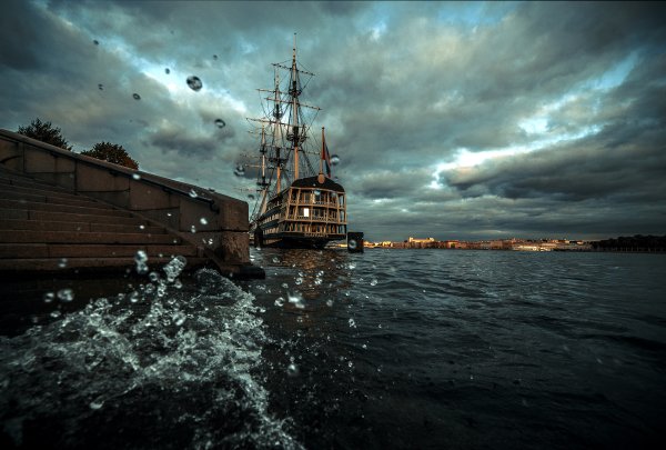 Корабль Санкт-Петербург