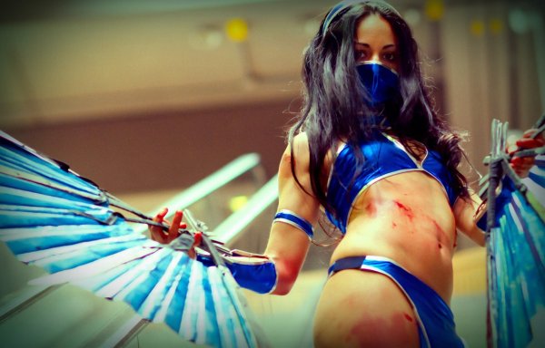 Cosplay Mortal Kombat Китана