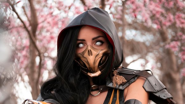 Scorpion Mortal Kombat Cosplay