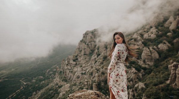 Фотосессия в горах девушки