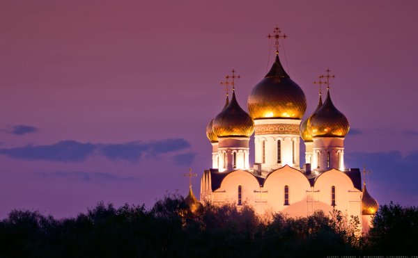 Купола Успенского собора Ярославль