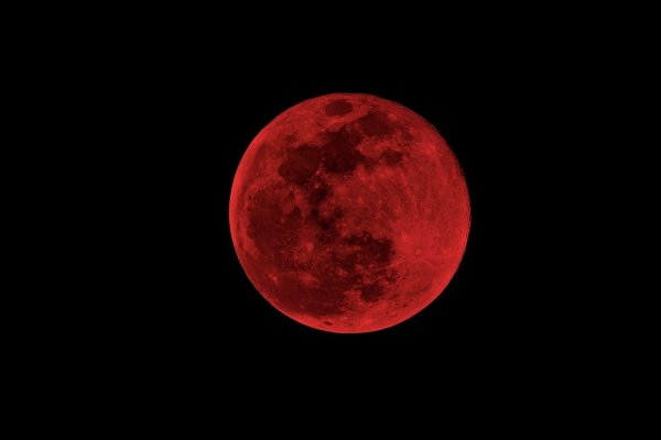 Полнолуние Кровавая Луна