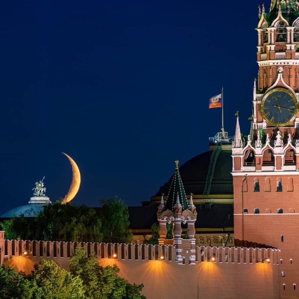 Спасская башня Московского Кремля ночью