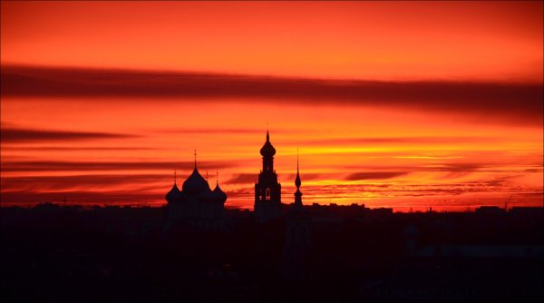 Кремль на фоне заката