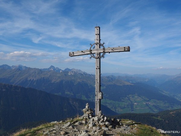 Крест на горе Южный Тироль