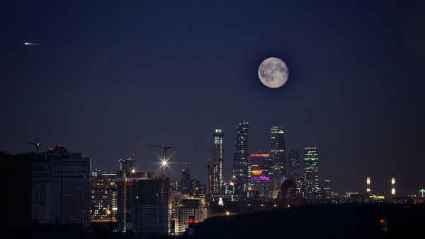 Ночь Луна город