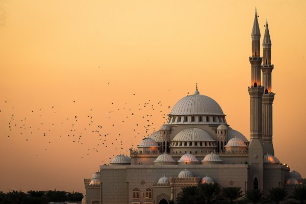 Мечеть на фоне природы