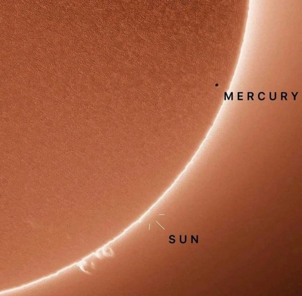 Меркурий на фоне солнца фото