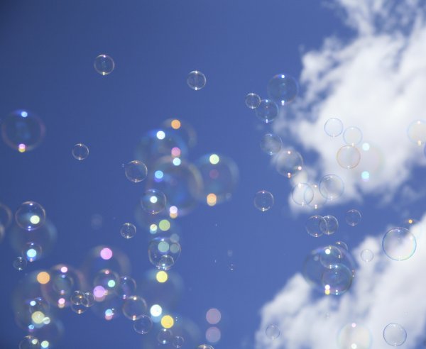 Мыльные пузыри в небе