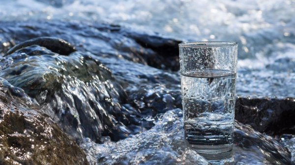 Питьевые Минеральные воды из источника