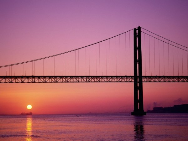Мост в Сан Франциско и Лиссабоне