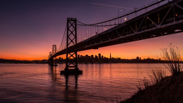 Мост закат город