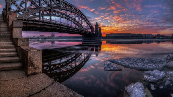Мост Петра Великого (Большеохтинский) рассвет