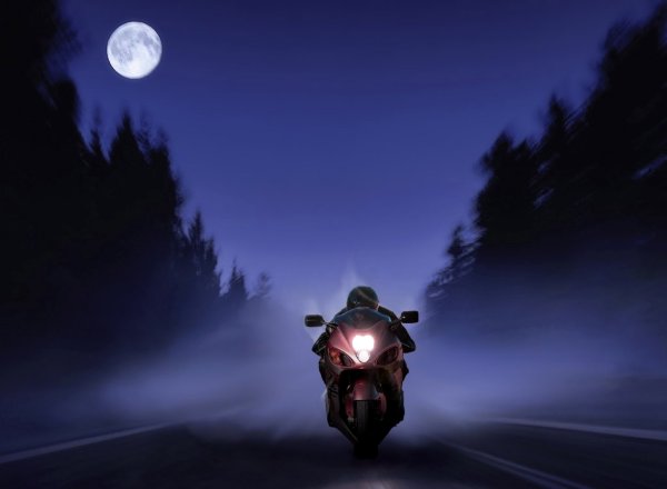 Мотоцикл ночью