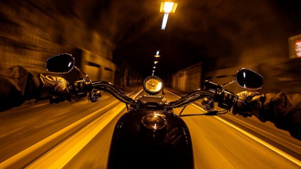 Ночная дорога мотоцикл