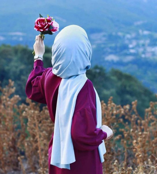 Девушка хиджаб цветы