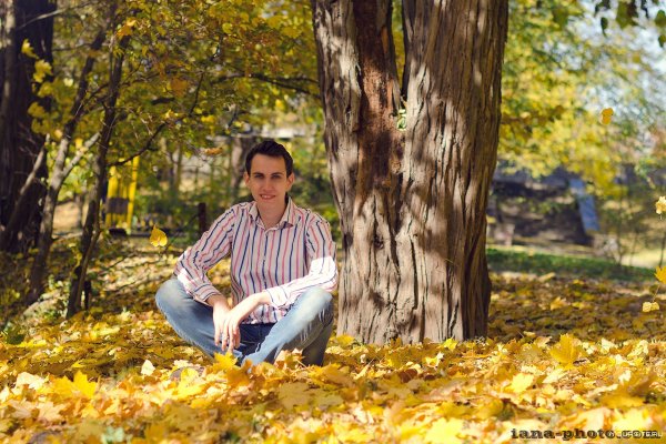 Осенняя фотосессия мужчины