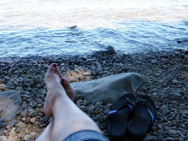 Ноги на пляже