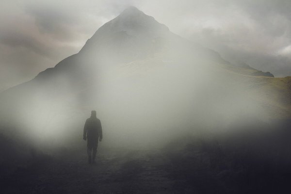 Одинокий Путник в горах