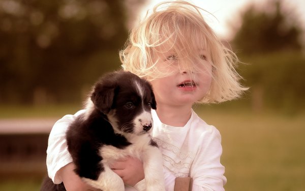 Девочка с щенком