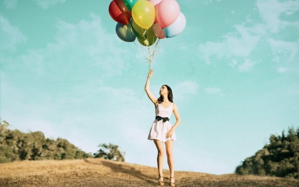 Девочка с воздушным шариком