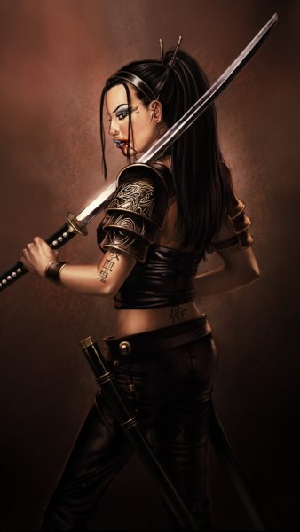 Девушка с самурайским мечом
