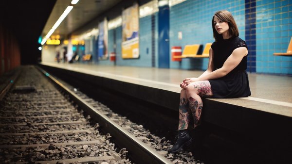 Фотосессия в метро девушка