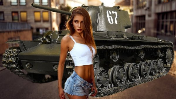 Девушка рядом с танком