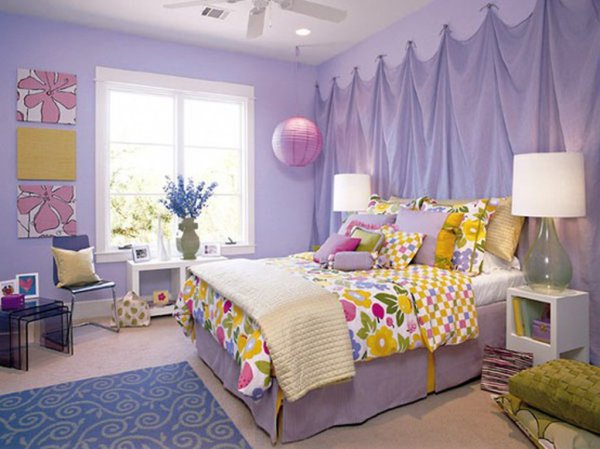 Фиолетовый интерьер комнаты