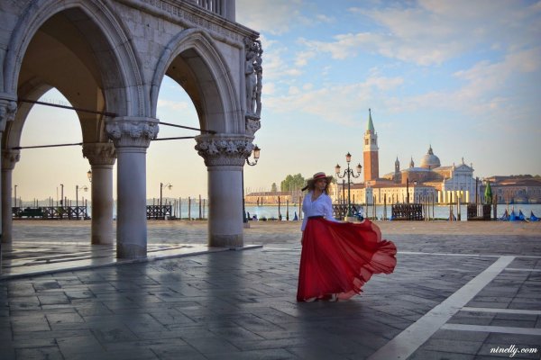 Девушка в Венеции