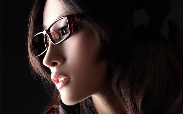Азиатские девушки в очках