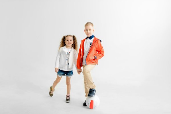 Дети в модной одежде реклама
