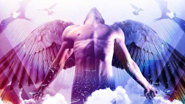 Человек с крыльями в небе
