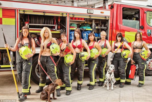 Красивые девушки пожарные
