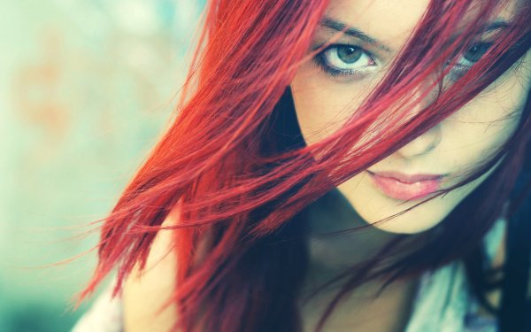 Красивые девушки с красными волосами
