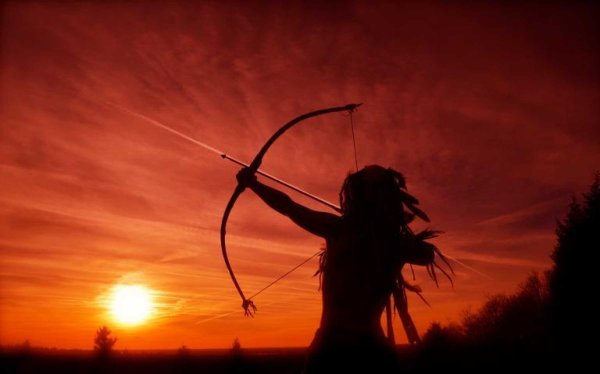 Девушка с луком и стрелами
