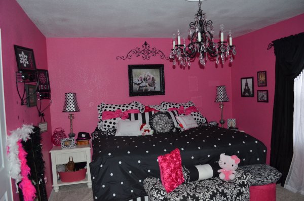 Розово черная комната для девочки