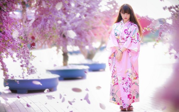 Обои японские девушки в кимоно