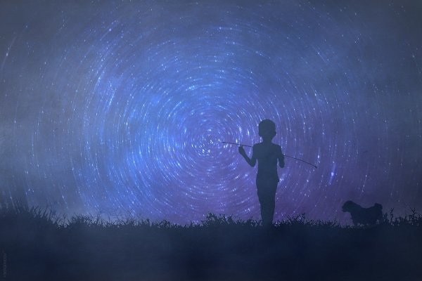 Мальчик и звездное небо