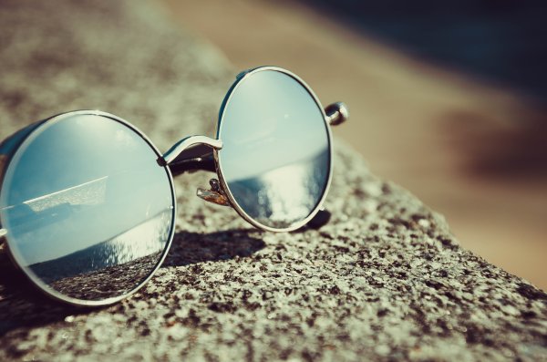 Солнцезащитные очки с отражением