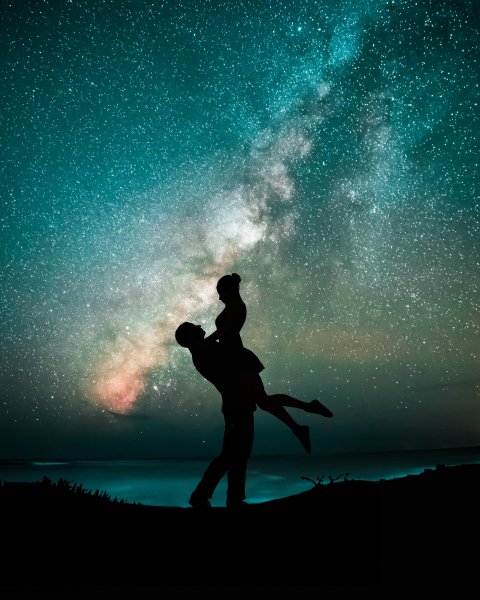 Звездное небо и влюбленные