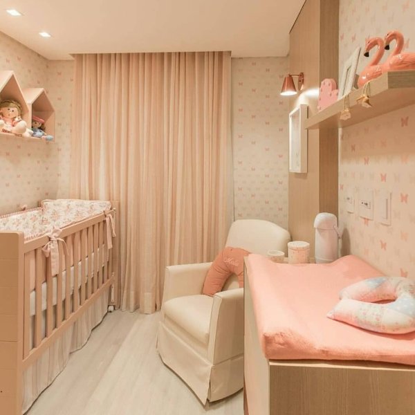 Детская комната в персиковых тонах