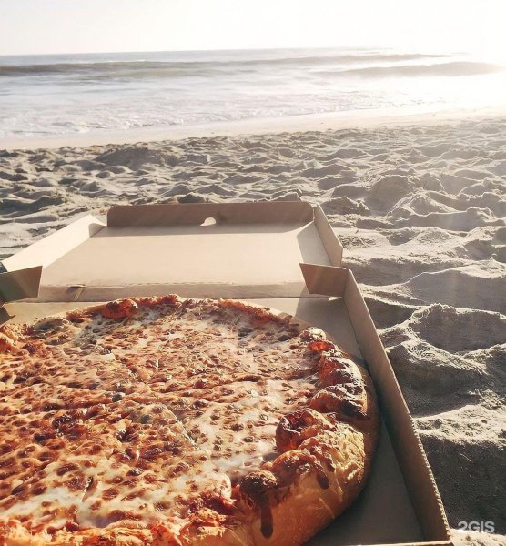 Пицца на пляже