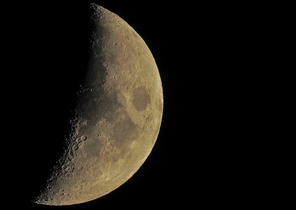Половина Луны фото