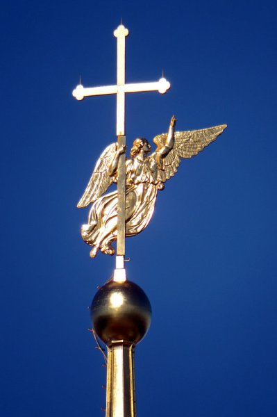 Ангел на шпиле Петропавловского собора Петропавловской
